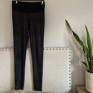 🖤 SPANX Red Hot ❤️‍🔥 Faux Leather Leggings - Size M